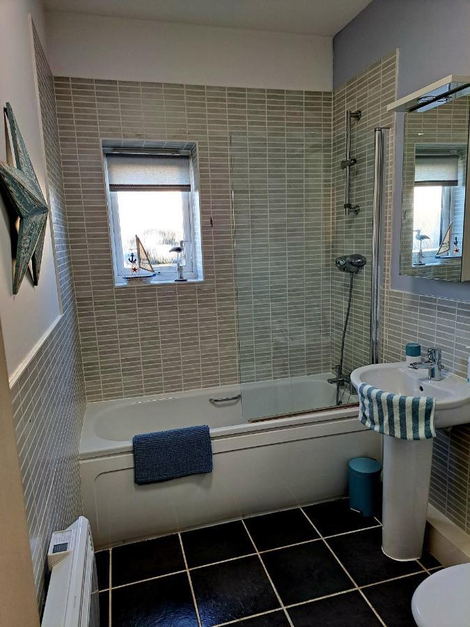 Coastal Apartment With Beach On Your Doorstep! Llanelli Eksteriør bilde